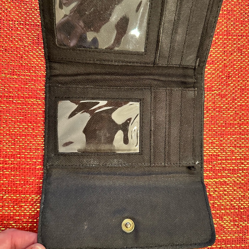 Cute basic black wallet - Picture 3 of 3
